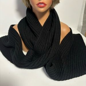 Black rectangle knit scarf 30% wool MODA international 78X8.5” Warm & cozy EUC